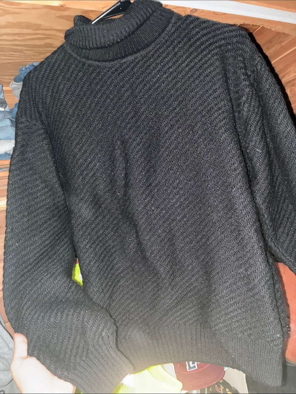 Heavy knit wool vintage Guy Laroche turtle neck sweater some pilling size L.